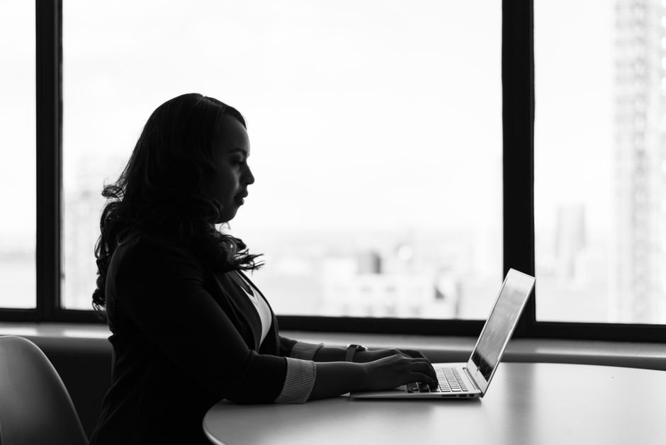El comité de compra B2B: por qué tu estrategia falla si solo hablas con un interlocutor — Marketing digital b2b empresarial